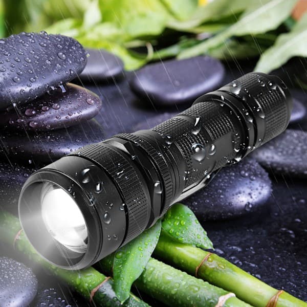 Superkirkas 2000LM LED-taskulamppu, zoomattava, vedenpitävä, kannettava ulkotilojen taskulamppu