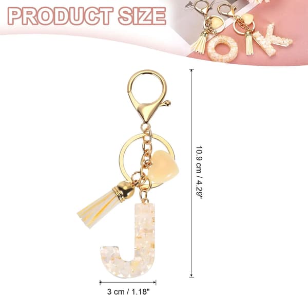 Nyckelring med initialbokstavsberlock med tofs och karbinhake för väskor och nycklar Guld J J