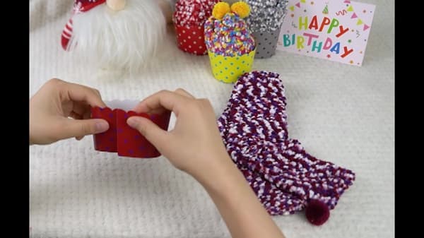 DIY Presentstrumpor för kvinnor, 3 par (röd, rosa, lila), plyschiga vintertofflor med presentförpackning
