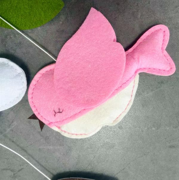 Rosa til babyseng, rosa hengende dekorasjon til babyrom, vugge til jenterominnredning