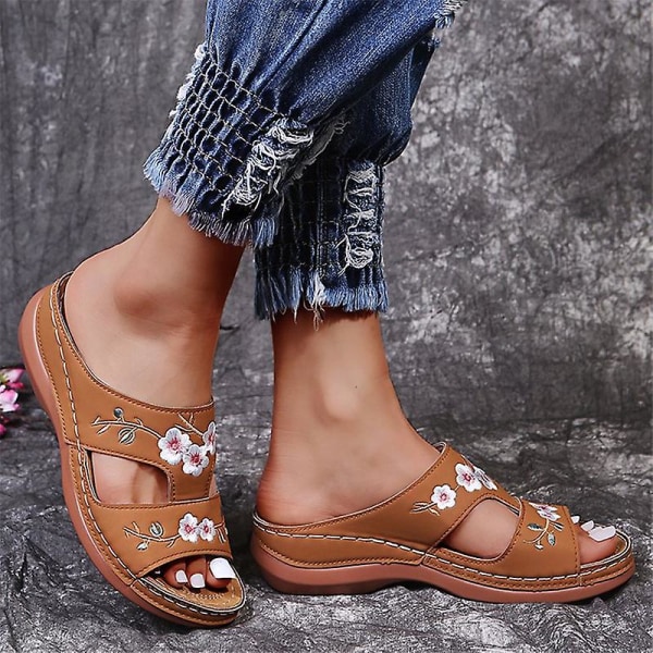 Ortopediska Bloom-skor för kvinnor med öppen tå sandaler Platttofflor för damer Sommar Strand Gummi Mjuk sula Brown 39