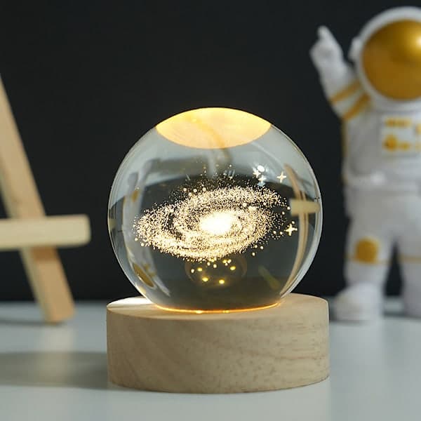 3D Solsystem Krystallkule 61mm Universumsgaver med Lasergravert Modell