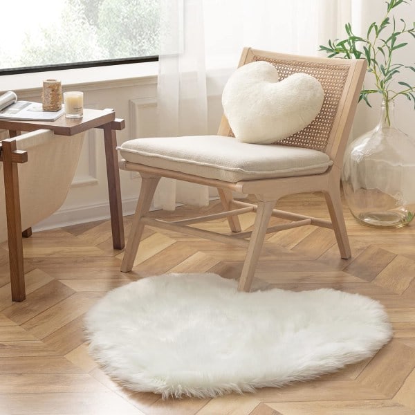 Off White Hjerteformede Pute, Kunstig Kaninpels 3D Fluffy Hjerteformet Dekorativ Pute, Plysj Myk Pute Gave til Barn Stue og Sof...