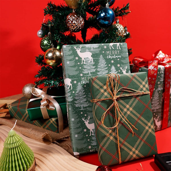 Presentpapper Stor Rulle 43cmx3m Grön Omslagspapper 3 Rullar Kraft Julpapper Tryckt med Älg och Julmotiv