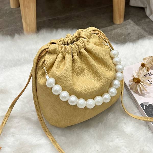 Axelväskor Crossbody-väska GUL