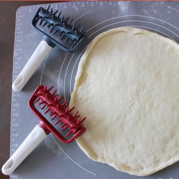 Pizza Hul Puncher Brød Dej Docker Nålerulle Hjul Nålebesat Rulle Værktøj til Hjemmelavet Pizza Kage Tærte DIY Køkken Bageværktøj