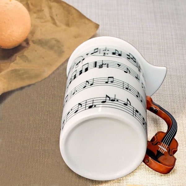 360 ml Kaffe- eller Tekopper med Trykt Noteark og Gitarformet Håndtak - Allsidig, Holdbar og Unik for Varme eller Kalde Drikker.