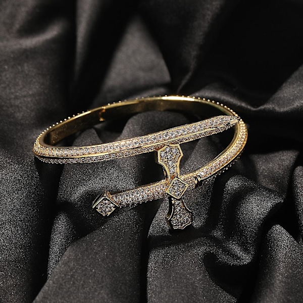 Guld Titanium Rustfrit Stål Pavé Cubic Zirconia Simuleret Diamant Stabelbar Oval Åbnings Armring