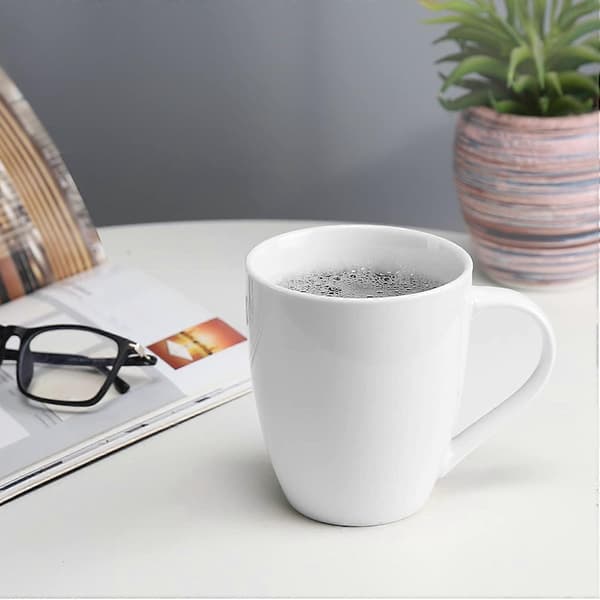 4 hvite store kaffekopper for kaffe og te