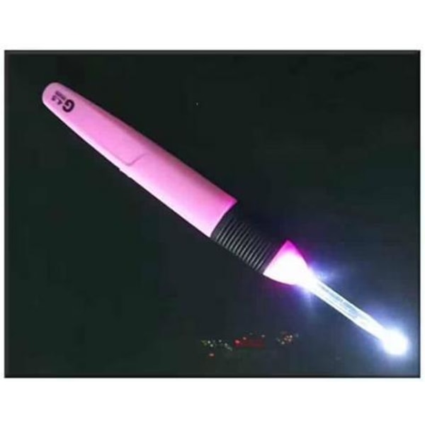 N043 - Sett med 8 stk heklenåler med LED-belysning