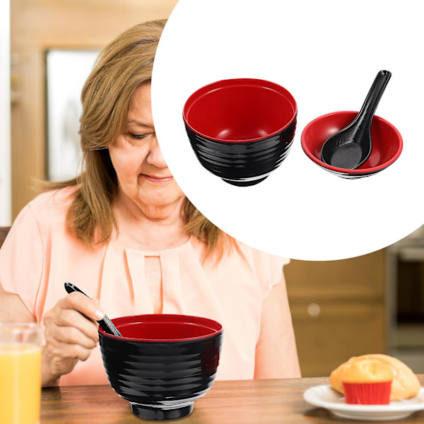 Japanilainen misokeittokulho lusikalla, japanilaistyylinen riisikulho kannella, misokeittokulho