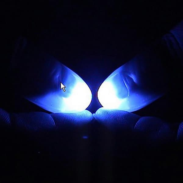 LED-fingerlysringer Glød Magisk Finger Blits Nærbilde Fingertriks