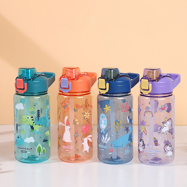Vattenflaska för barn, för vardagsäventyr, slitstark plast som håller länge, hygieniskt skydd för pipen, lätt att rengöra, fantasifulla designer som inspirerar
