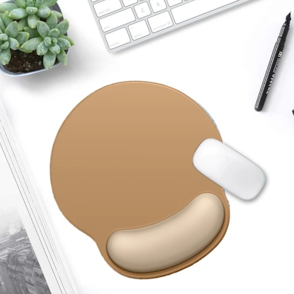 Halkfri musmatta med gummibas, ergonomiskt handledsstöd i memory foam, smärtlindring, minimalistisk design, bekväm yta, gott om plats för musen