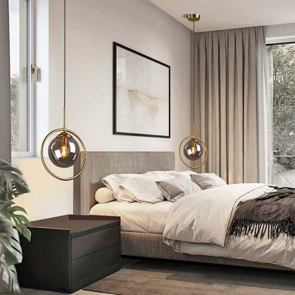 Rökgrå Lampskärm, Handblåst Glas Pendellampa Med Borstad Guld Finish För Sofistikerad Inredning