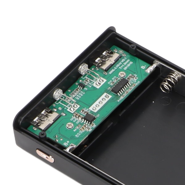 L10 18650 Svetsfri Batterilagringsbox LCD Digital Display Bärbar DIY Powerbank