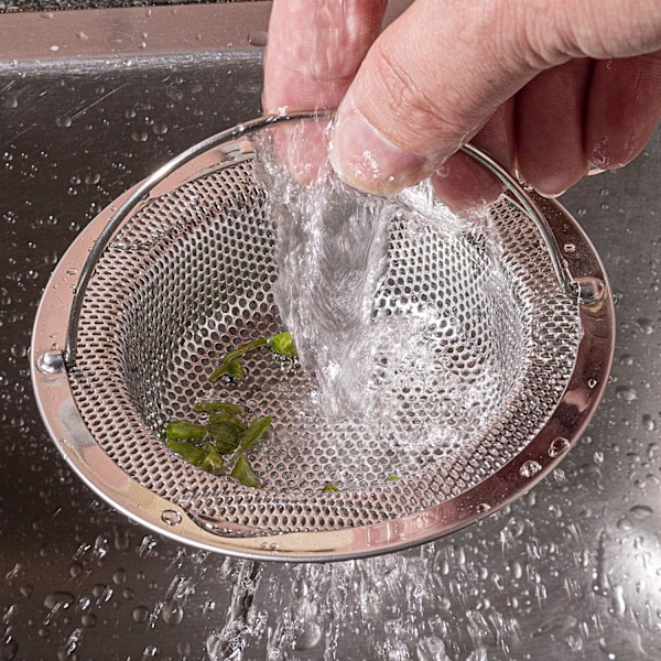 Mångsidiga diskbänksilar, hållbar konstruktion i rostfritt stål, anti-igensättningsdesign främjar smidig dränering, enkel underhåll med