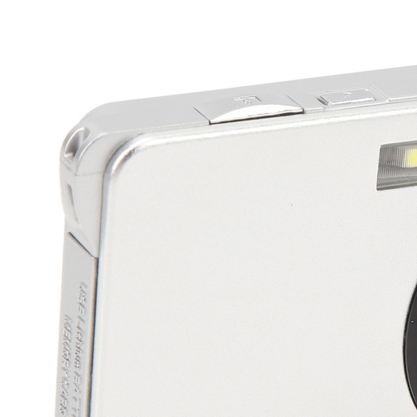 4K digitalkamera for tenåringer 48MP HD 2,7 tommers TFT-skjerm 8X zoom autofokus anti-shake lomme kompaktkamera for reisefotografering Vlogging sølv