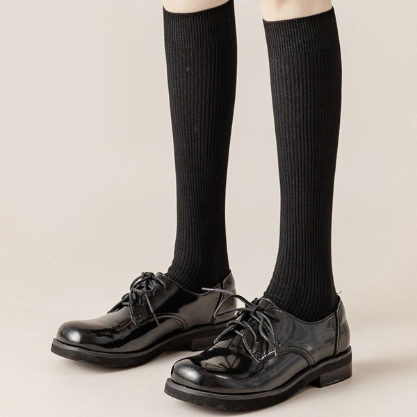 Pilstrumpor, bra förlängning och elasticitet, lämplig för matchi Calf socks in black