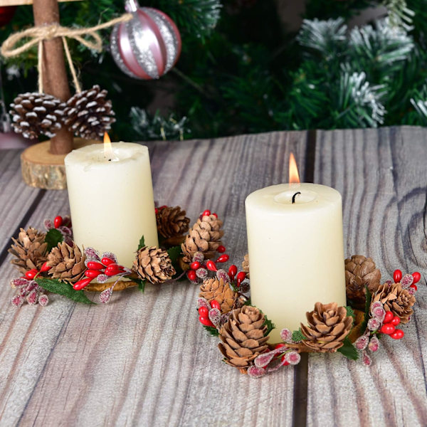 Julstämning Skapare, Rymmer Ljus Upp Till 9,7 cm i Diameter, Design med Frostade Bär, Kottar och Gröna Blad för Matbord