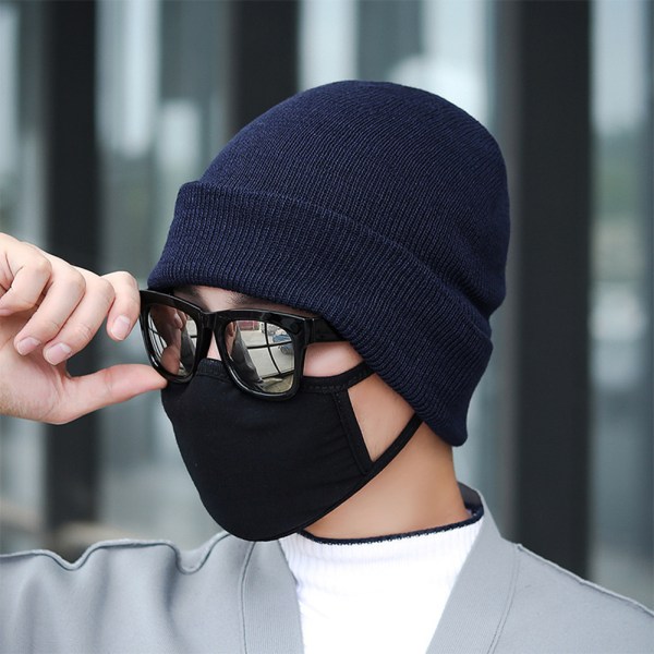 Strikket lue med mansjett for varme og komfort