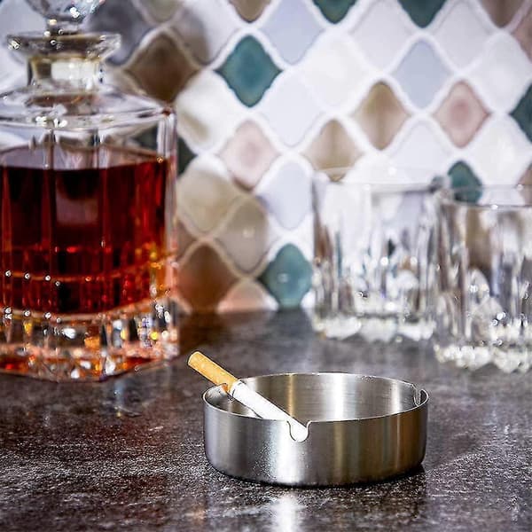 Set med 8 runda askfat i rostfritt stål kompatibla med bar, restaurang, sovrum