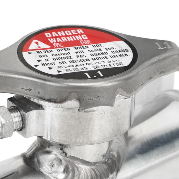 Inline kylare slang påfyllningshals med 16PSI lock 32mm 1‑1/4in OD T6061 aluminium polerad yta för bilar