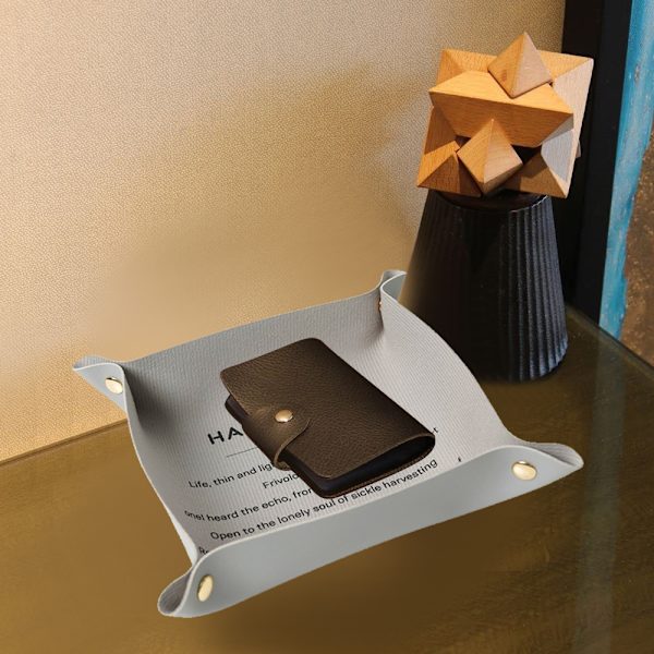 Valetbricka Skrivbordsförvaring Organizer - Multi-Use Läder Catchall Bricka Sängbord Nattduksbord Caddy Tärningshållare för Nycklar, Telefon, Plånbok, Mynt, Smycken,