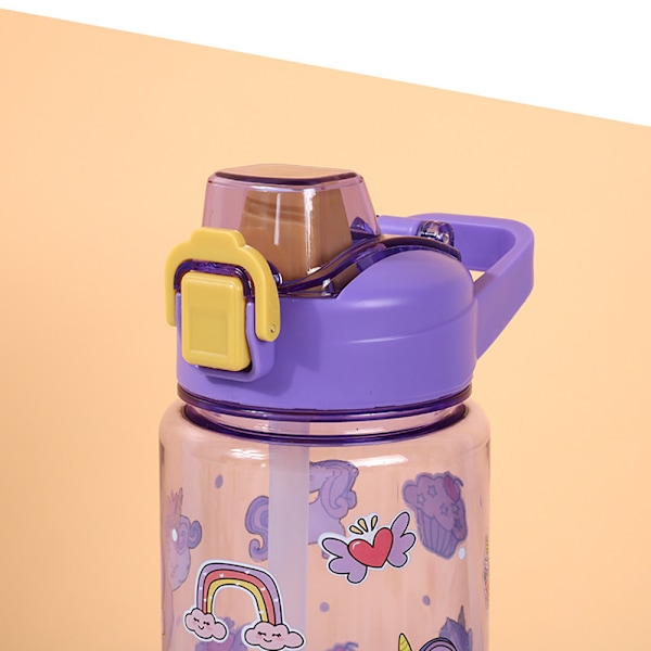 Vattenflaska för barn, för vardagsäventyr, slitstark plast som håller länge, hygieniskt skydd för pipen, lätt att rengöra, fantasifulla designer som inspirerar