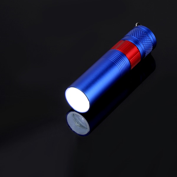 Bärbar LED + XPE LED ficklampa liten vattentät teleskopisk zoom