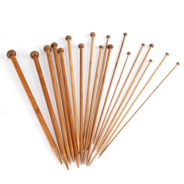 Stickset i bambu, spetsiga kolsyrade stickor i 18 storlekar (2 mm till 10 mm)