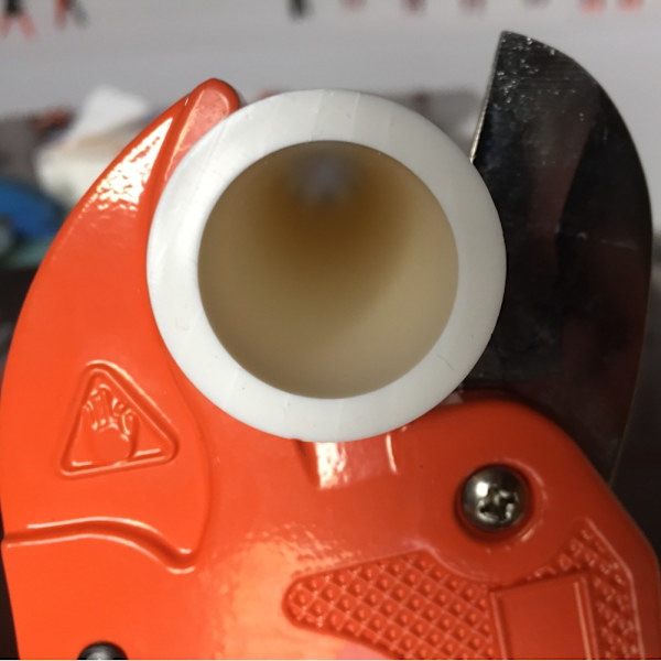 Plumber's Pride: PEX-rörskärare med manganstålsklinga & spärrmekanism, lämplig för kapning av PVC, CPVC, PP, PEX upp till 1-1/4\" diameter