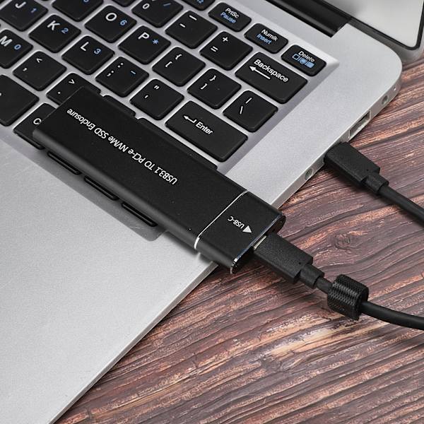 USB3.1 M.2 NVME -kotelo Windows 98 / Se / Me / 2000 / XP / Vista / Win7 / Win8 / Win10 / MAC OS 8.6 -käyttöjärjestelmille