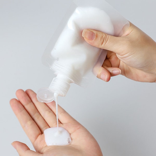 Högkvalitativt PVC-material, Transparent kropp, Slitstarkt material, Bred användning, Utrymmesbesparande design, Läckagesäker, För affärsresor och kortare resor