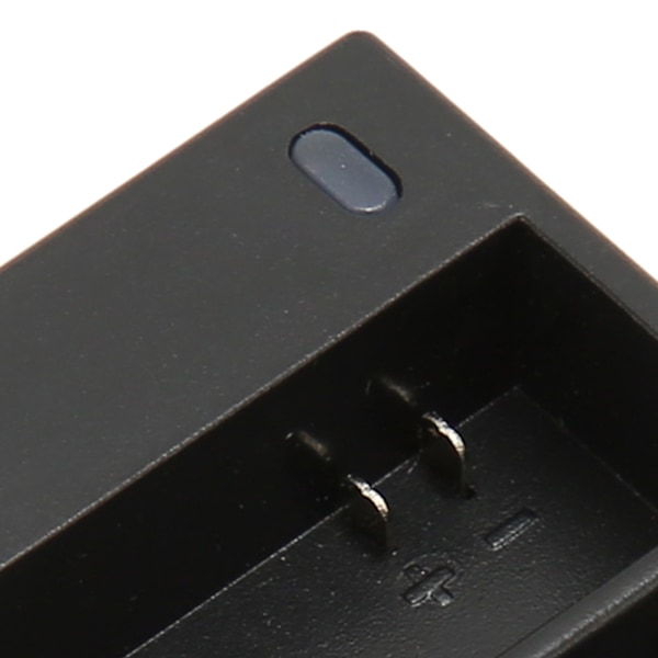 Kaksoiskanavainen USB-kameran akun laturi, jossa merkkivalo kotiin ja matkalle