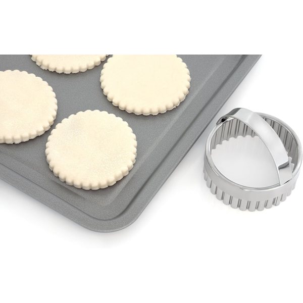 Baking Andersonin eväste- ja fondantileikkurit, ruostumaton teräs, 3-osainen porrastettu pyöreä sarja kahvoilla, 3 kpl, 42137, musta