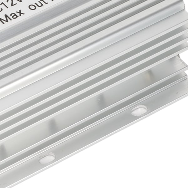DC 12V till 24V Bilförstärkare 15A 360W Aluminiumlegering Hus DC 12V till 24V Säker Stabil DC Strömförstärkare för Bil Lastbil