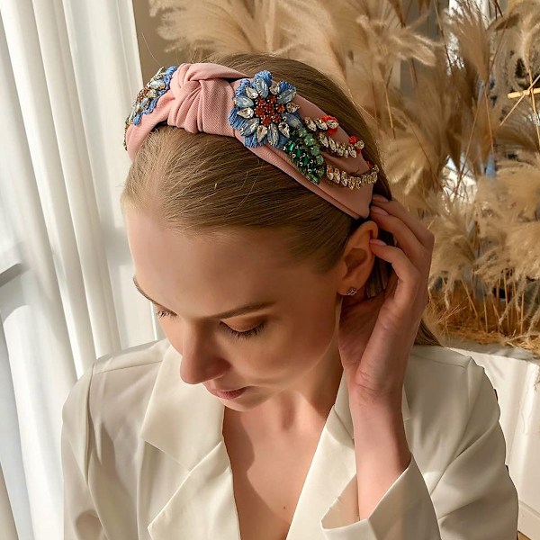 Elegant Broderat Pannband med Blommor, Förnäm Komfort Säkerställd av Premiummaterial, Utsökt Broderi och Färgglada Strass