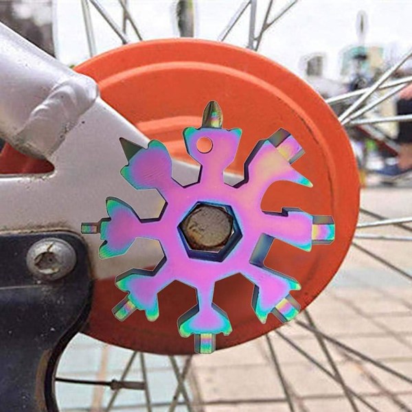Multiverktyg Snöflinga Formad Nyckelring, Hållbart Rostfritt Stål 18 I 1 Portabla EDC Verktyg, Unik Design för Utomhusäventyr, Kompakt och Estetisk