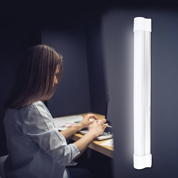 LED-hätävalo, jossa vahva adsorptiomagneetti ulkoilma-autoon