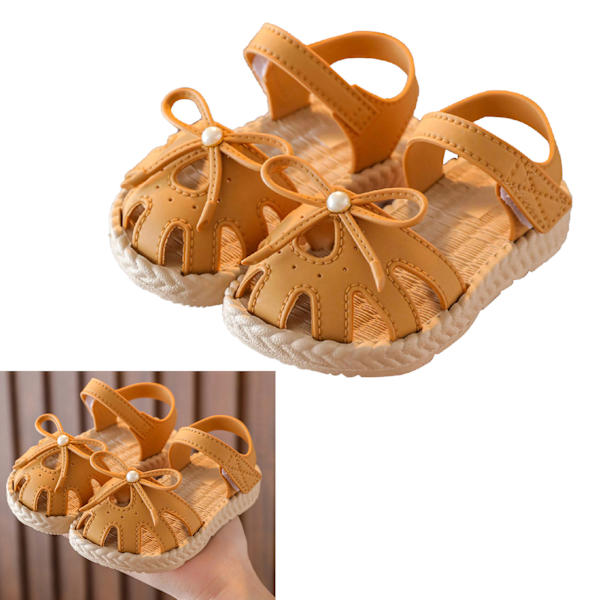 Små piges sandaler bløde skridsikre såler lukket tå søde lette små børns sommersko brune omkring 13,5 cm i 22 yards