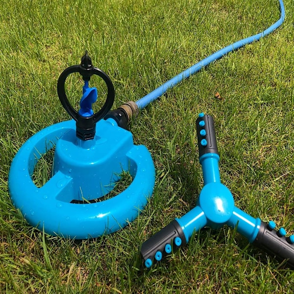 Sprinklersystem, Automatisk trädgårdsbevattning med roterande grässprinkler 360 grader, säkerställer effektiv bevattning för utomhusbruk