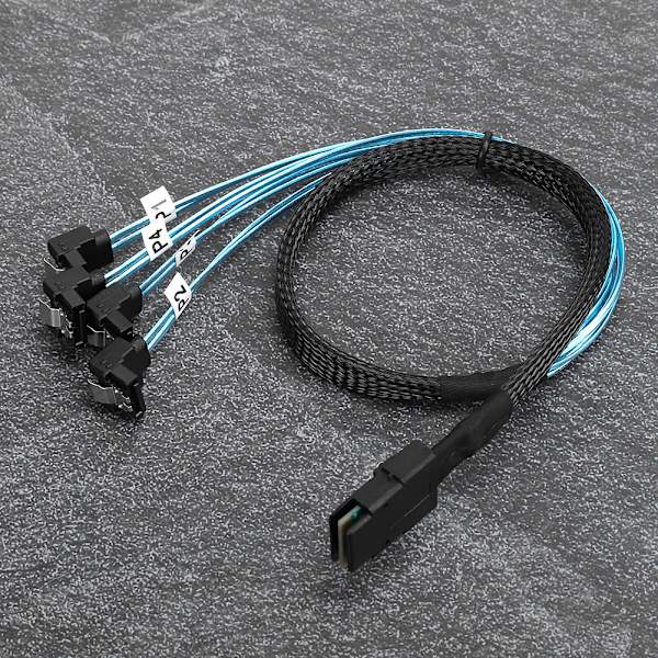 Hårddiskkabel Datortillbehör Serverkabel Mini SAS 36-Pin TILL 4SATA 90° 0,5 meter