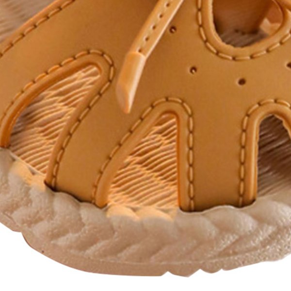 Små piges sandaler bløde skridsikre såler lukket tå søde lette små børns sommersko brune omkring 13,5 cm i 22 yards