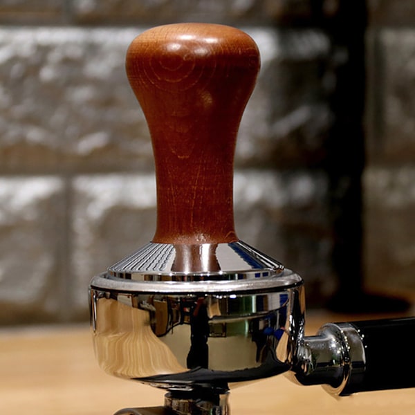 Craftsman's Choice: 58mm Espresso Tamper, Ergonomiskt Designat Kaffepressverktyg, Massivt Trähandtag, Rostfritt Stålbas, Gåva Till Kaffeälskare