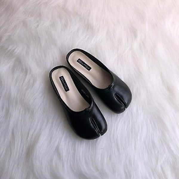 Tabi Ninja Skor Kvinna Mikrofiber Läder Bekväma plattor Delad tå Tofflor Mjuk botten Loafers Rejäla shorts dammockasiner 35-40 black slippers 6