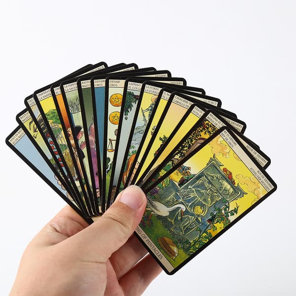 Holografiska tarotkort för divination