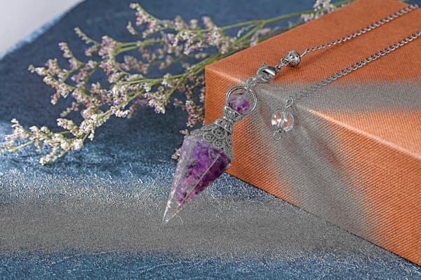 Chakra Crystal Pendel Hexagonal Reiki Healing Crystal Points Ädelsten Dowsing Pendel för spådom Scrying Wicca Amethyst