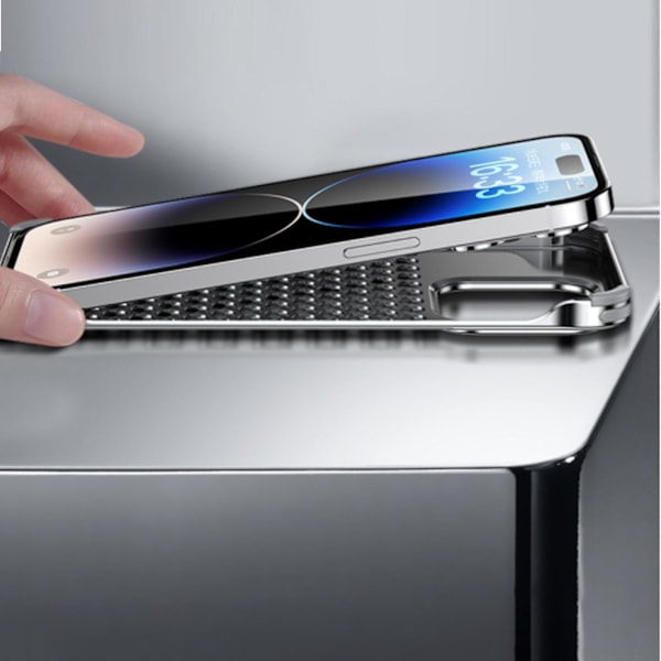 Case i metall kompatibelt med Iphone 15 Pro Max, ramlös aluminiumlegering ihålig fyra hörn stötsäker cover Silver For iPhone 15 Pro Max