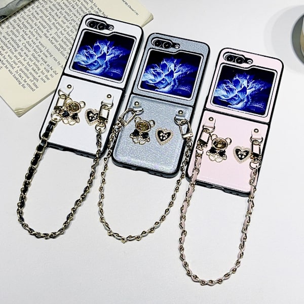 Söt Cartoon Metal Bling Bear And Love Heart Case för Samsung Galaxy Z Flip 5 med rem Armband Pink